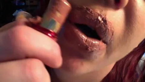 Delicias Big Wet Lipstick Mess still 5
