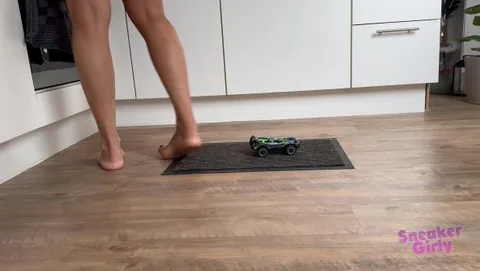 Gymlady - Toy Car Crush